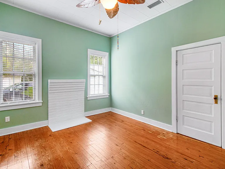 Updated 1918 Cottage on Lake Stanley in DeFuniak Springs