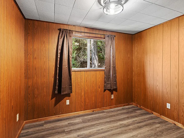 Boat-Access Cabin on a Private Cove of Tenmile Lake