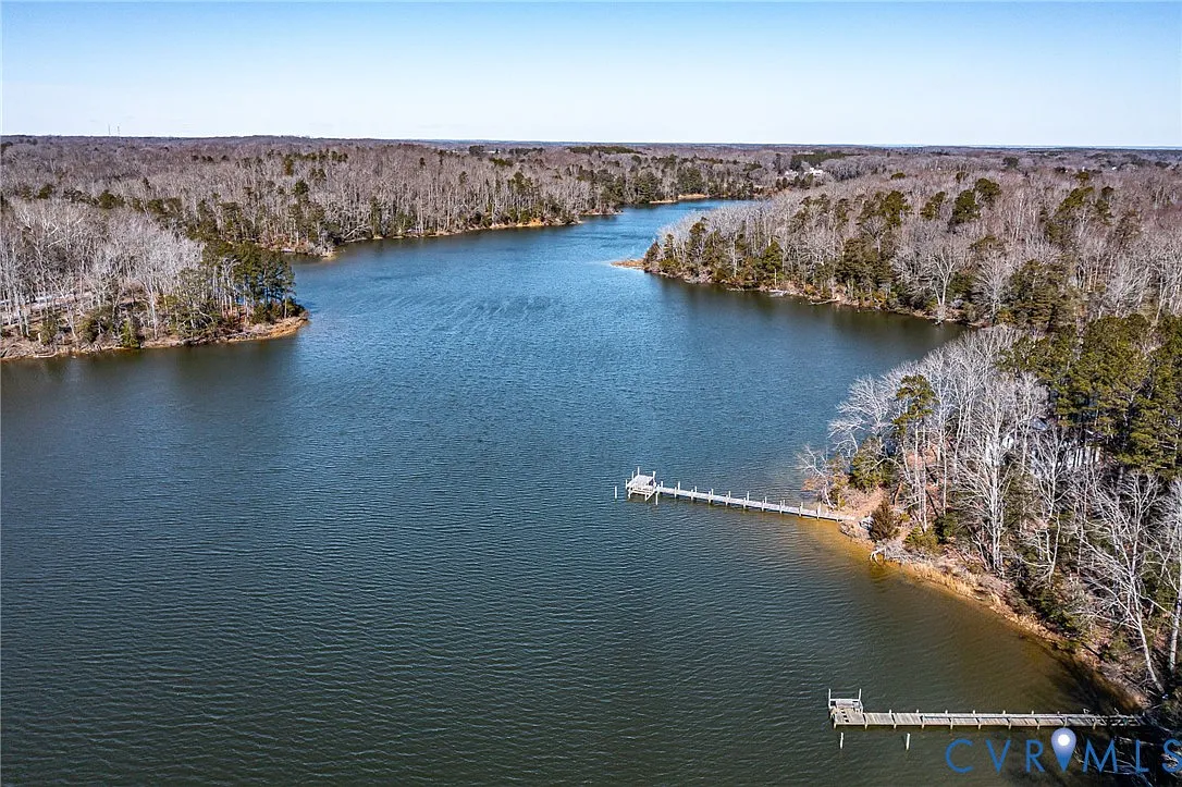 Log Home on the Coan River in Heathsville